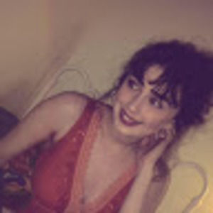 Meet your Posher, Caitlinn